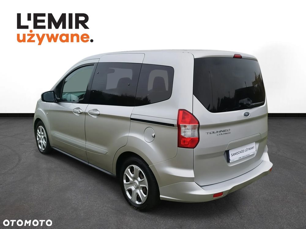 Ford Tourneo Courier - 18