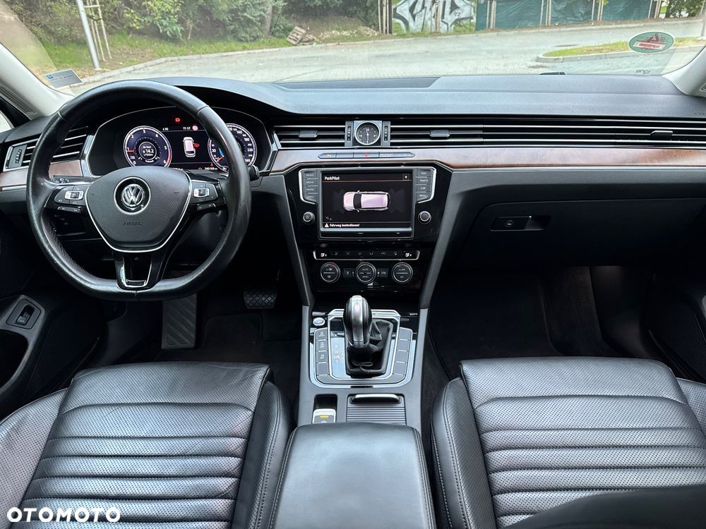 Volkswagen Passat 2.0 TDI 4Mot R-Line Edition DSG - 19