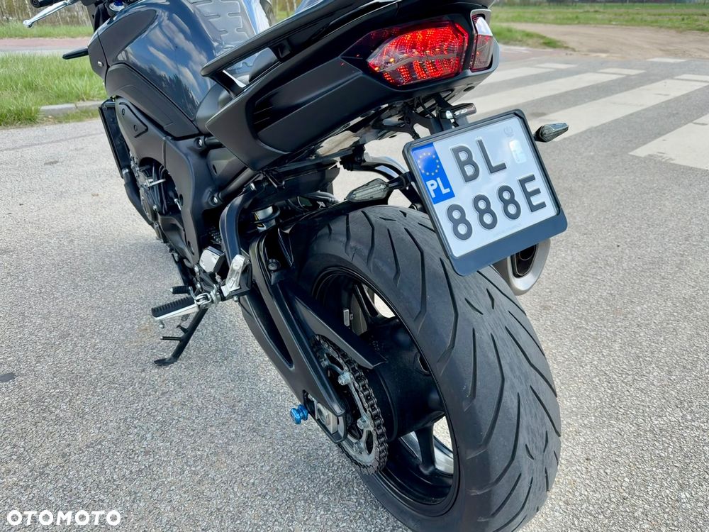 Yamaha FZ8 - 3