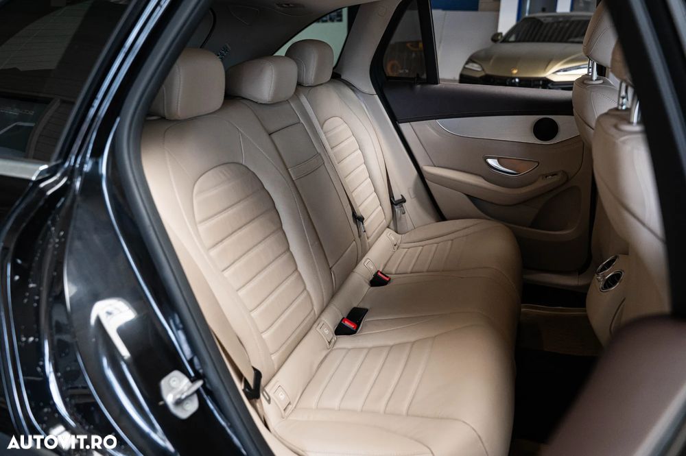 Mercedes-Benz GLC 250 4Matic 9G-TRONIC AMG Line - 7