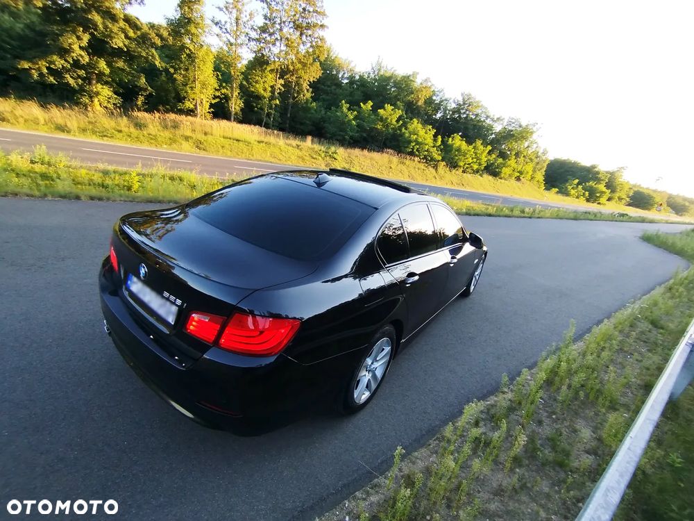 BMW Seria 5 528i - 4