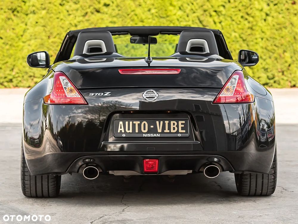 Nissan 370 Z Black Edition - 9