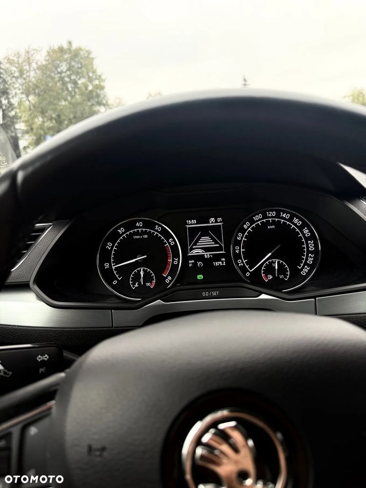 Skoda Superb ver-1-8-tsi-style-dsg - 24