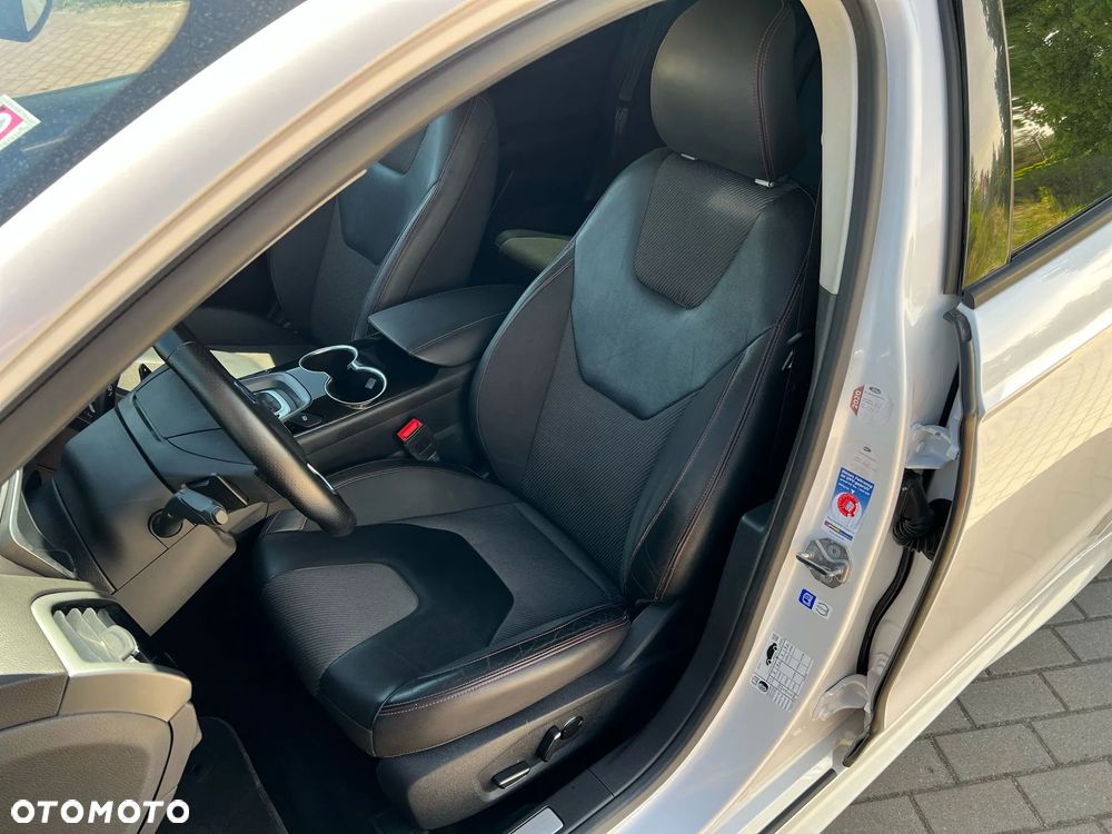 Ford Mondeo 2.0 EcoBoost STart-Stopp Autom ST-Line - 11