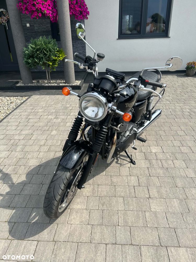 Triumph Bonneville - 5