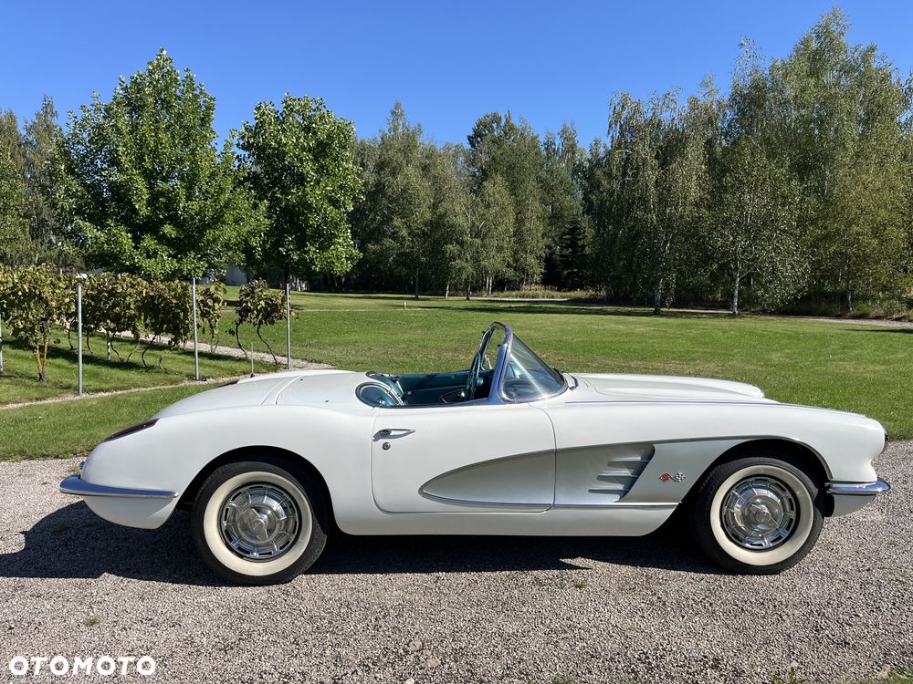 Chevrolet Corvette - 1
