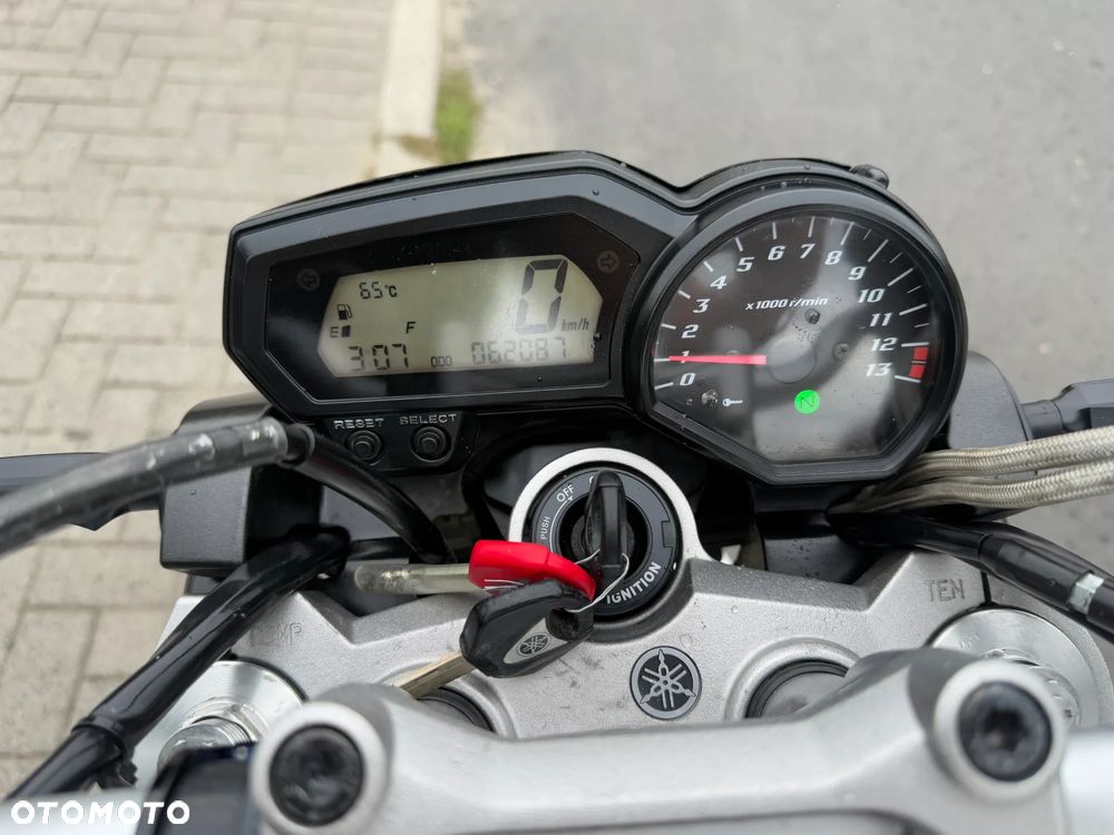 Yamaha FZ - 11