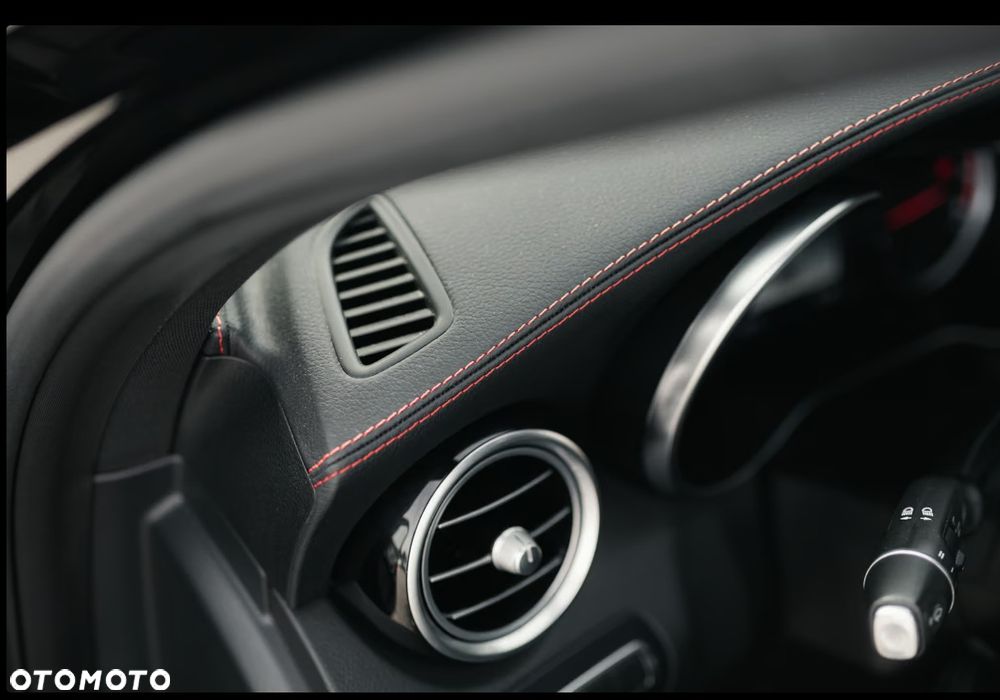 Mercedes-Benz Klasa C AMG 43 4-Matic - 21