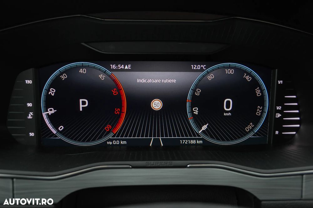 Skoda Superb 2.0 TDI DSG Essence - 8