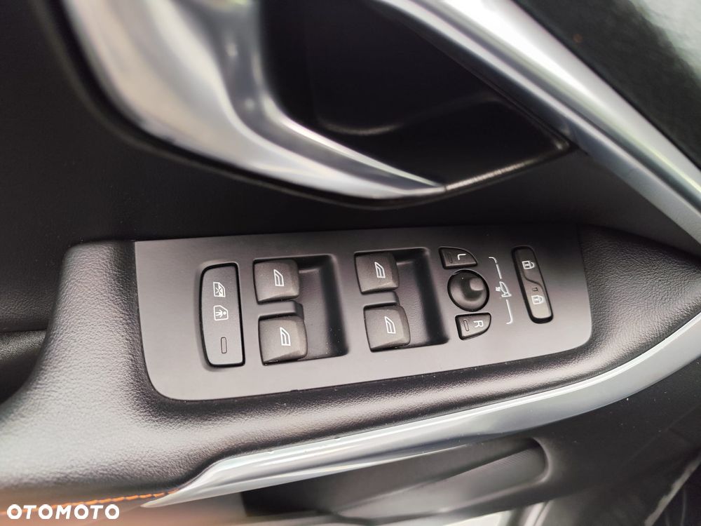 Volvo V40 Cross Country D3 You - 10