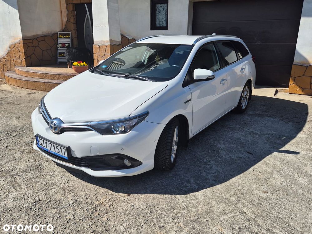 Toyota Auris Hybrid 135 Premium - 28