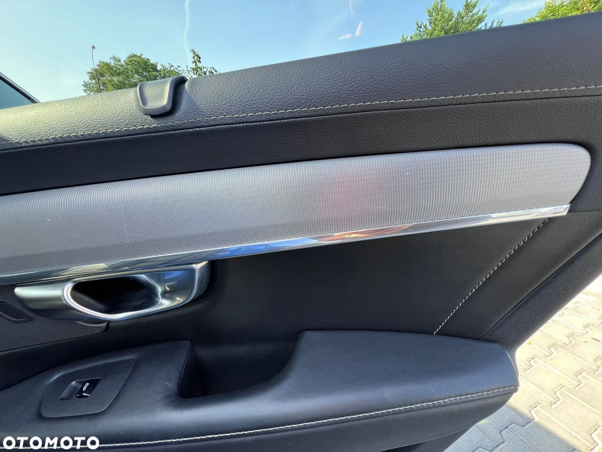 Volvo V90 D5 SCR AWD R-Design - 24