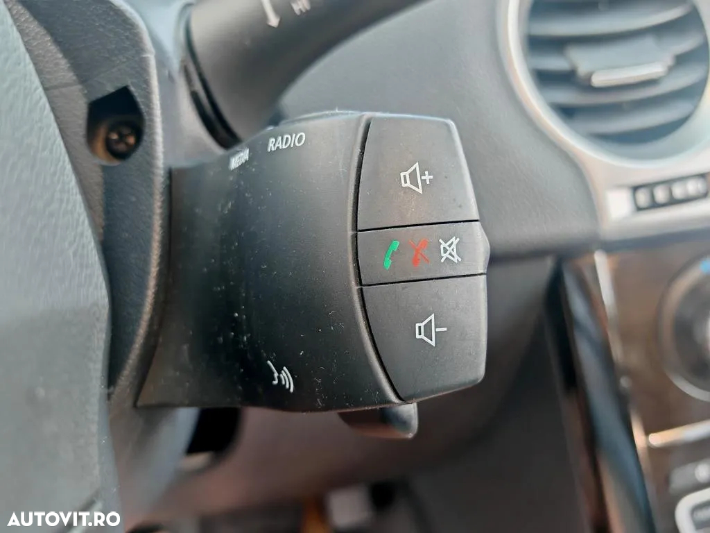 Renault Koleos dCi 175 FAP 4x4 Aut. Night and Day - 23