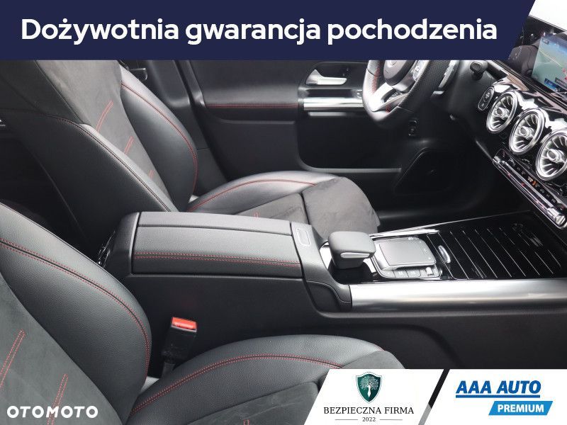 Mercedes-Benz GLA - 10