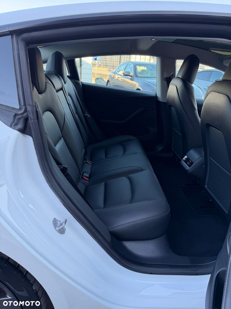 Tesla Model 3 - 16