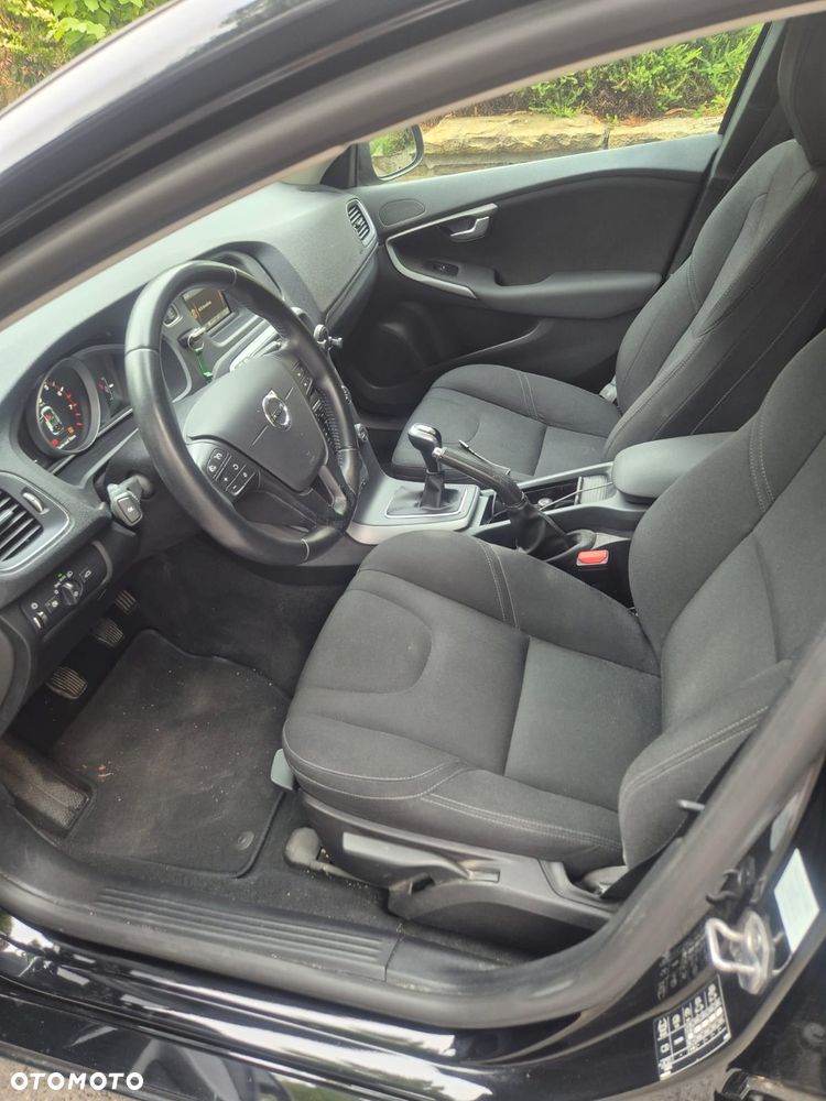 Volvo V40 T2 Momentum - 9
