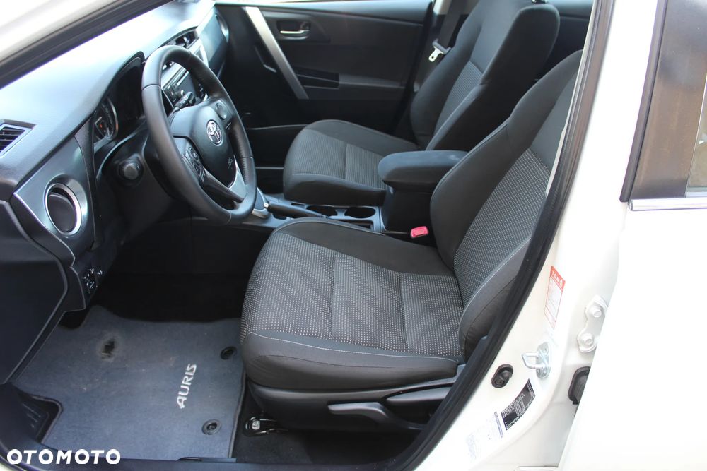 Toyota Auris - 14