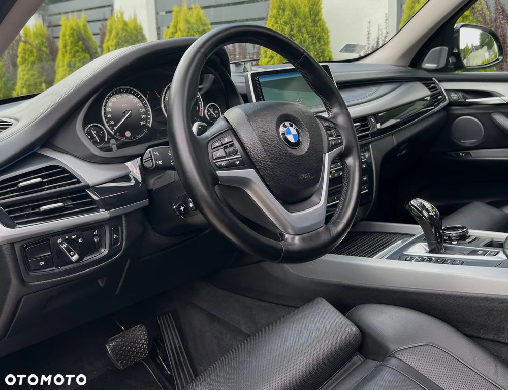 BMW X5 xDrive50i - 11