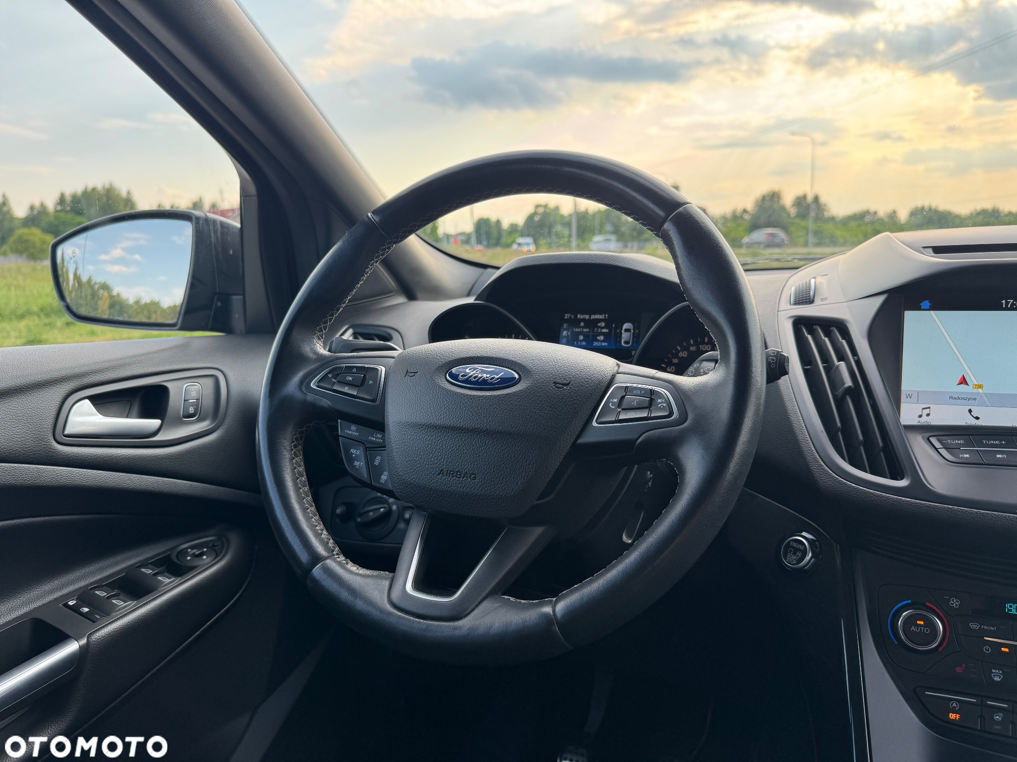 Ford Kuga 2.0 TDCi 4x4 ST-Line - 27