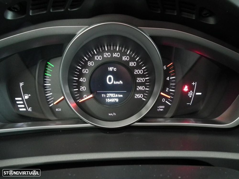 Volvo V40 2.0 D3 Momentum - 21