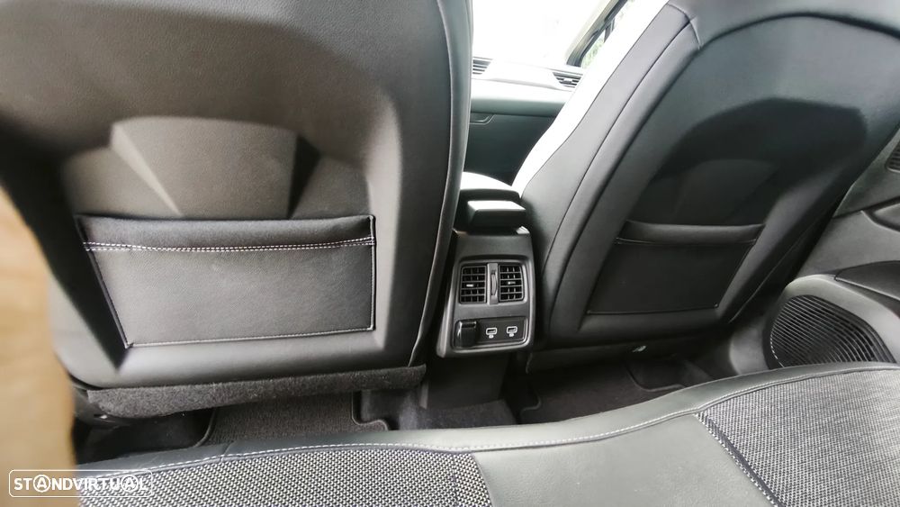 Renault Captur 1.3 TCe Exclusive EDC - 25