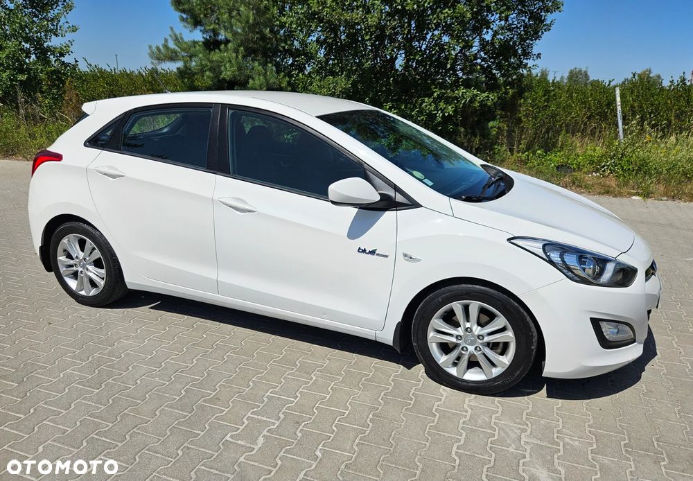 Hyundai i30 blue 1.6 CRDi Style - 23