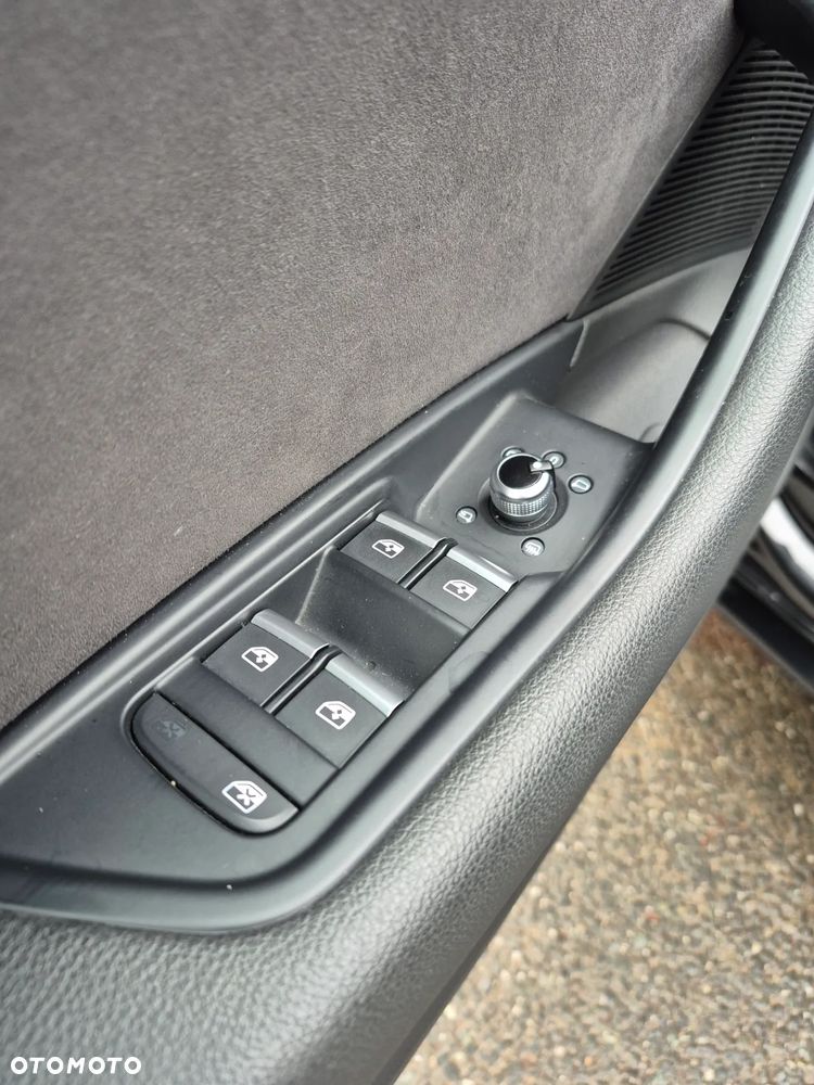 Audi A4 Avant 2.0 TDI S tronic quattro - 13