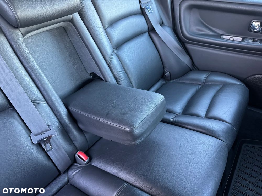 Volvo V70 2.4 T - 30