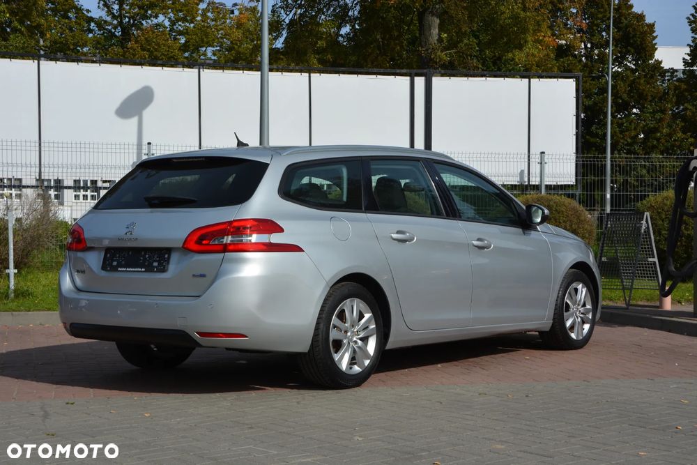 Peugeot 308 BlueHDi FAP 120 EAT6 Stop&Start Allure - 25
