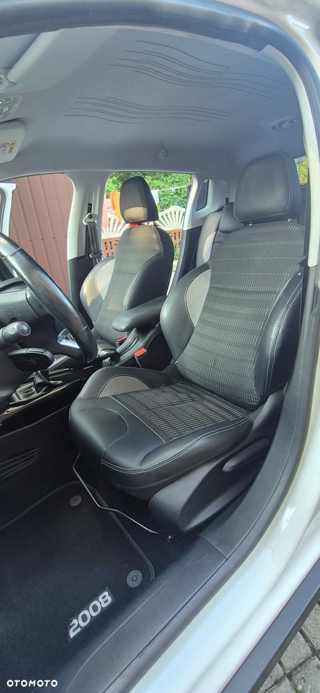 Peugeot 2008 1.2 Pure Tech GPF Style S&S - 14