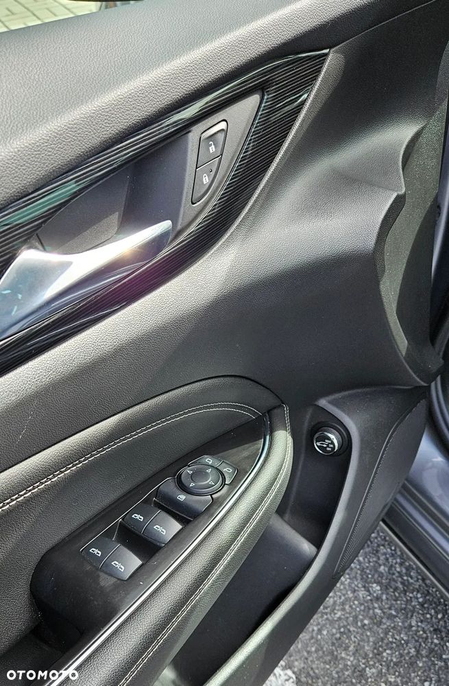 Opel Insignia - 10