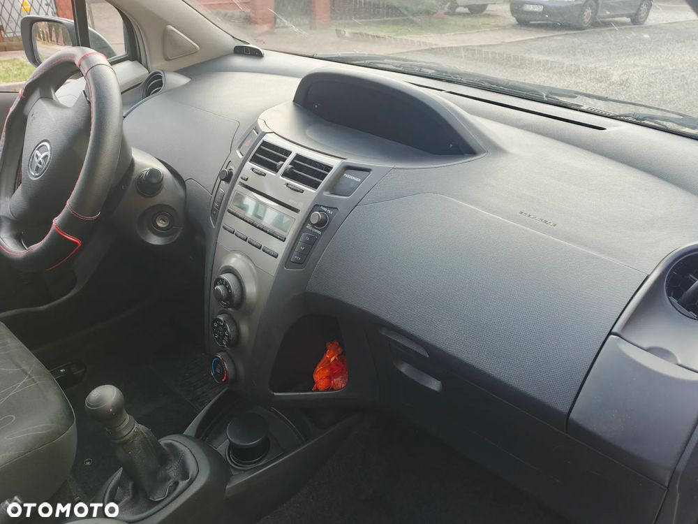 Toyota Yaris - 7