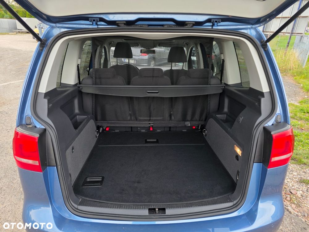Volkswagen Touran - 8