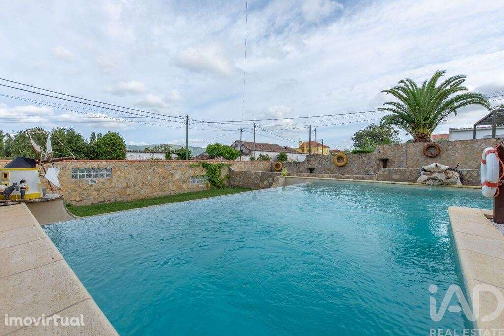 Casa / Villa T4 em Cadaval e Pêro Moniz - Grande imagem: 2/39