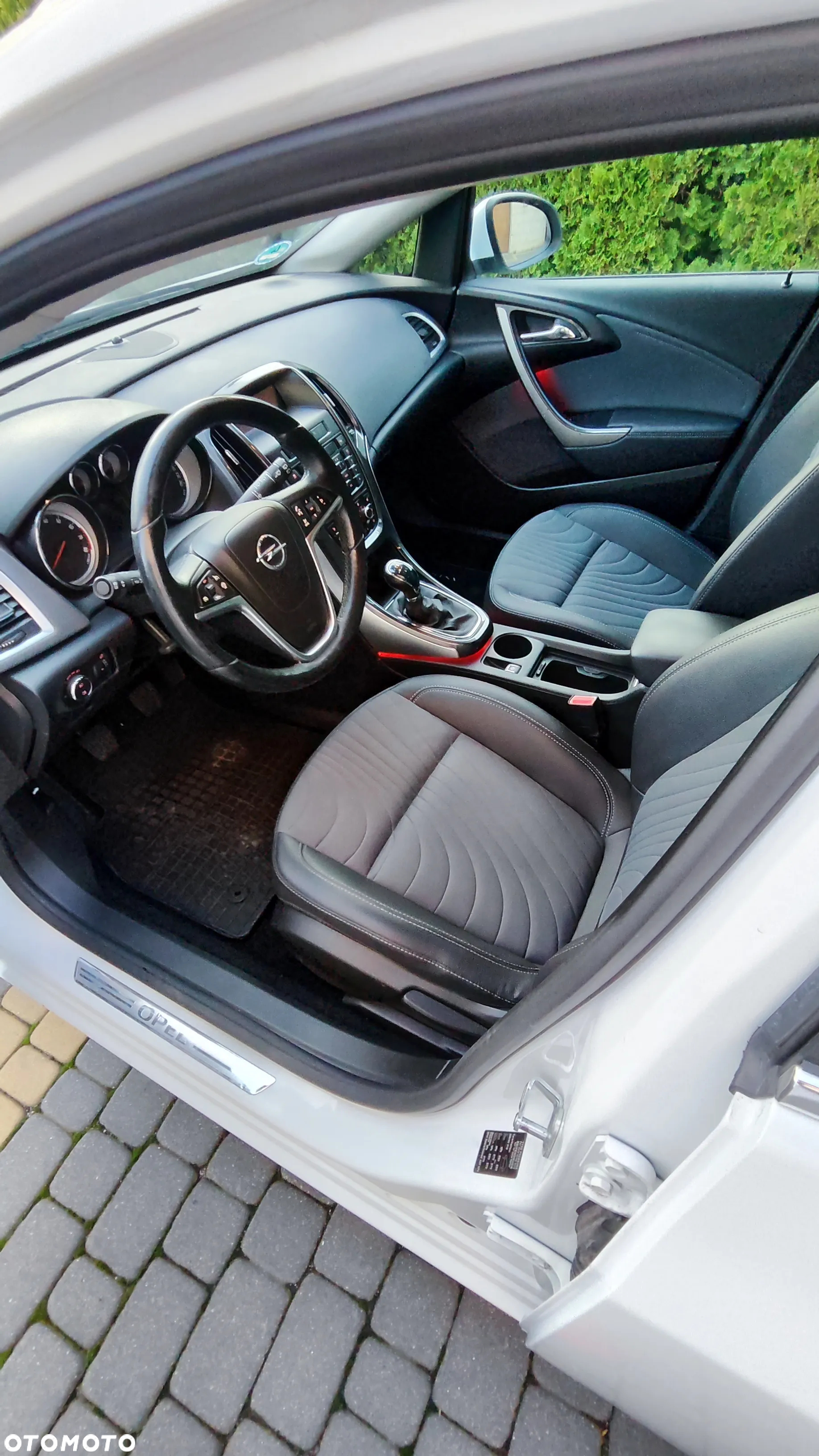 Opel Astra GTC 1.4 Turbo - 17