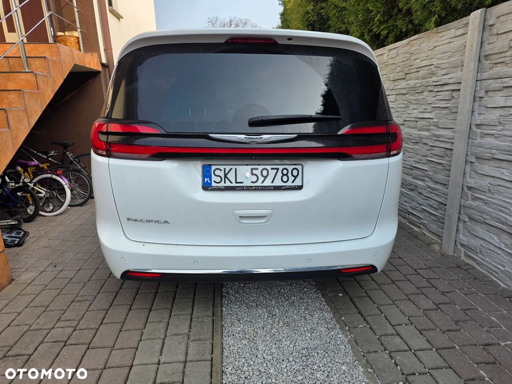 Chrysler Pacifica - 4