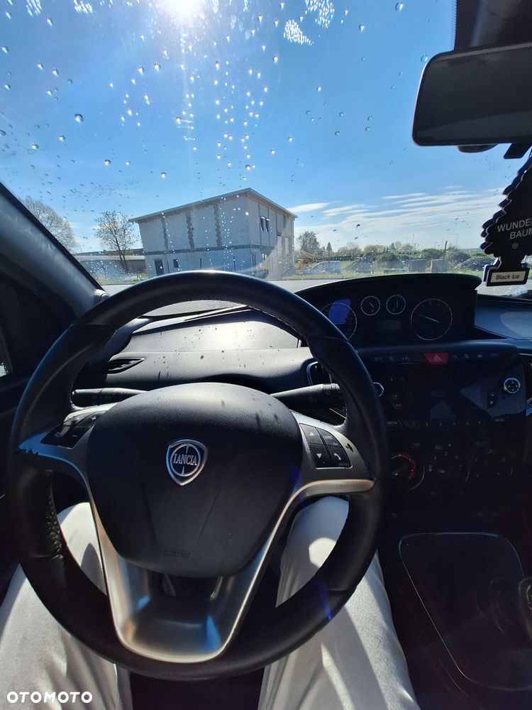 Lancia Ypsilon Y 1.2 8v Platinum - 9