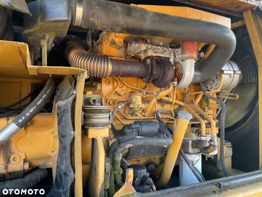 Caterpillar M312 - 10