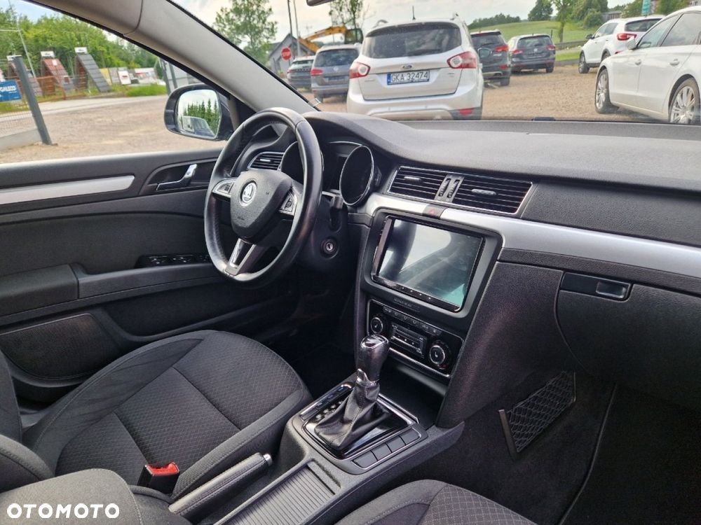 Skoda Superb 2.0 TDI DSG Elegance - 23