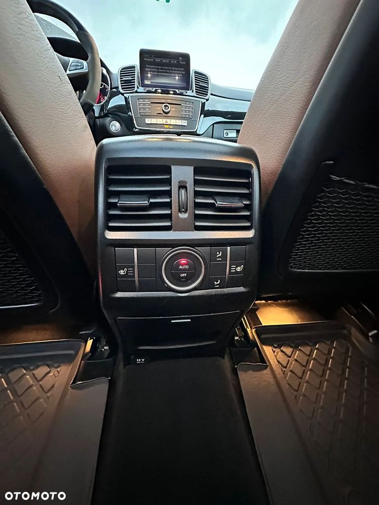 Mercedes-Benz GLE - 11