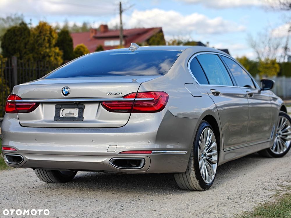 BMW Seria 7 750Li Edition Exclusive - 7