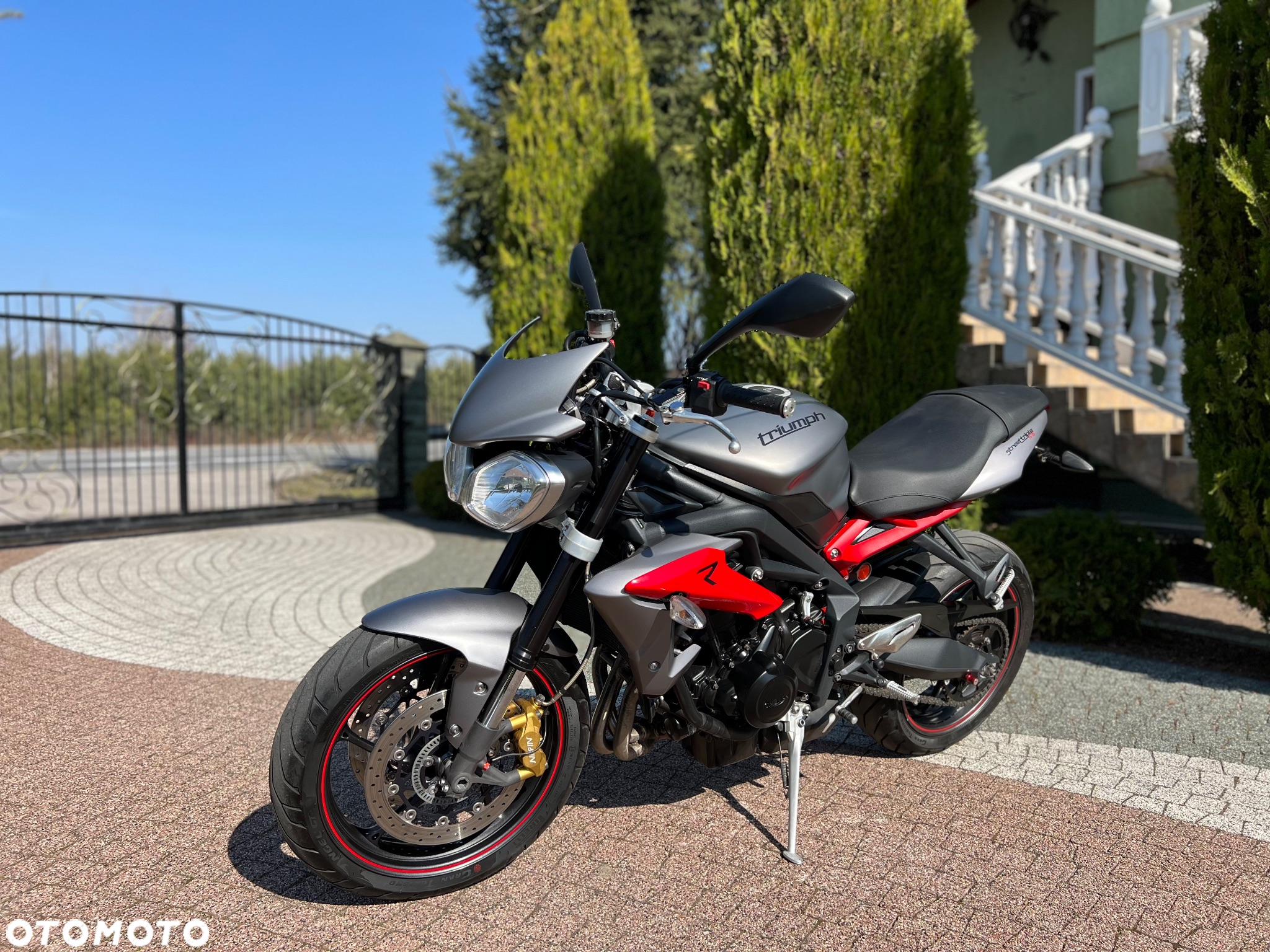 Triumph Street Triple - 27