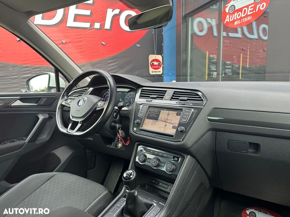 Volkswagen Tiguan - 9