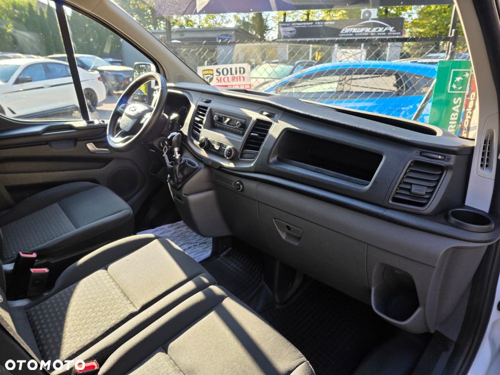 Ford TRANSIT CUSTOM - 17
