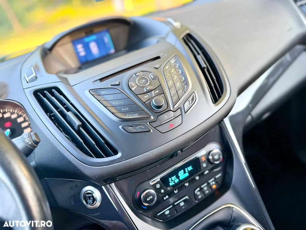 Ford Kuga 1.6 EcoBoost 2x4 Titanium - 18