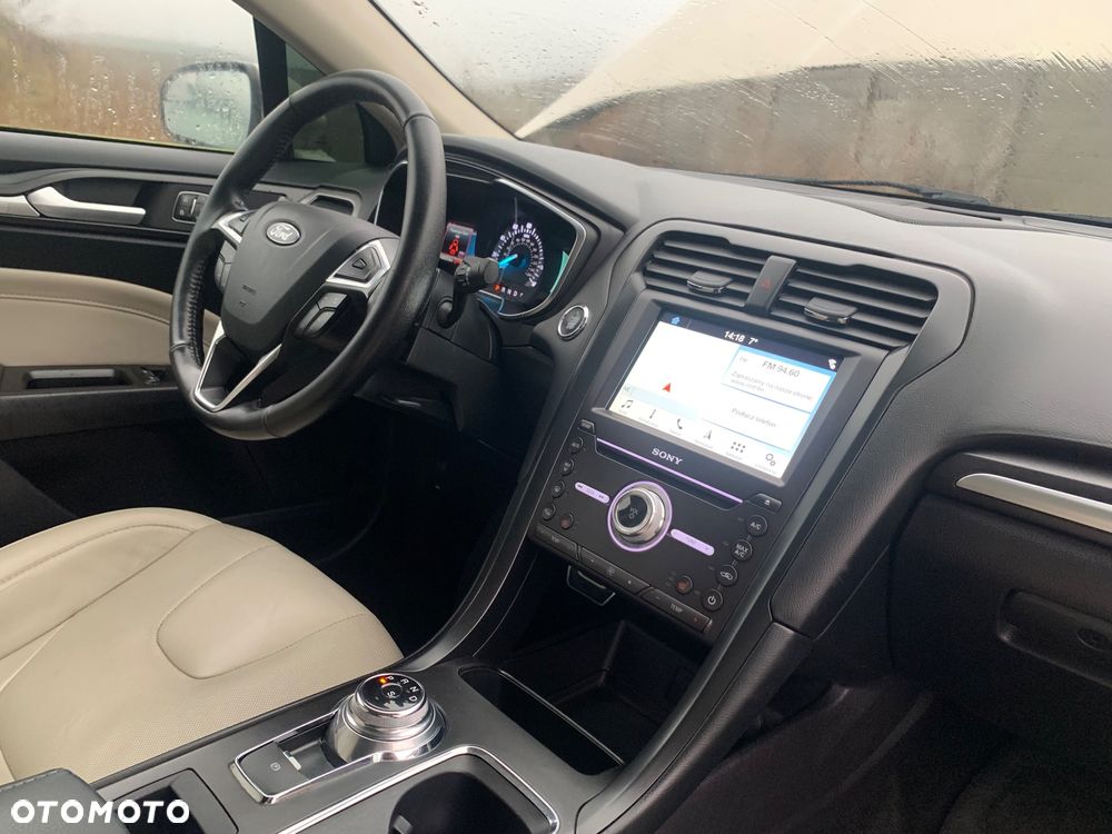 Ford Mondeo 2.0 EcoBoost Titanium - 22