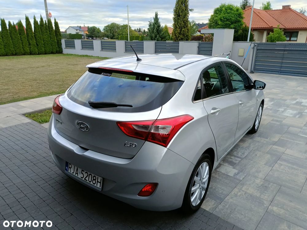 Hyundai i30 blue 1.6 CRDi YES Silver - 12