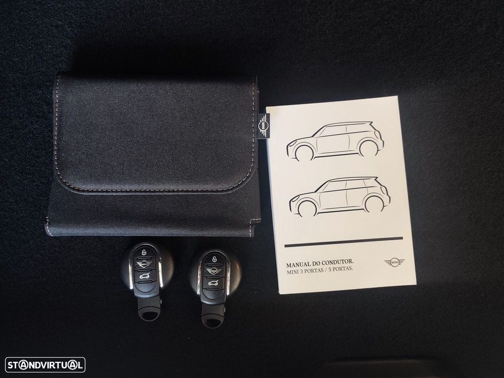 MINI 3 Portas Cooper Sport Edition Auto - 30