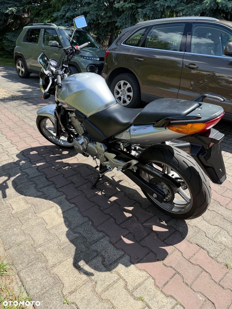 Honda CBF - 4