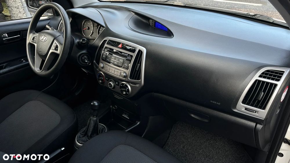 Hyundai i20 - 15